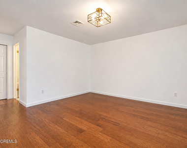 10 Madison Court - Photo Thumbnail 11