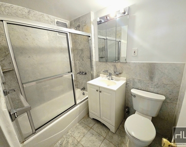 West 56 Street - Photo Thumbnail 3