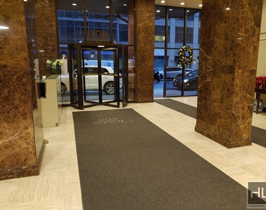 East 71st Street - Photo Thumbnail 6