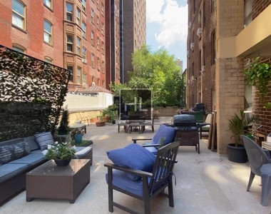 West 22 Street - Photo Thumbnail 3
