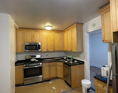 West 79 Street - Photo Thumbnail 2