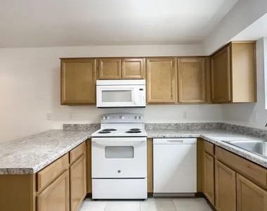 1735 W Cortez -- - Photo Thumbnail 10