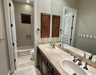 17388 N 101st Way - Photo Thumbnail 10