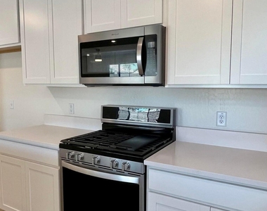 11414 W La Reata Avenue - Photo Thumbnail 5