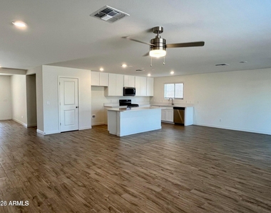 11414 W La Reata Avenue - Photo Thumbnail 4