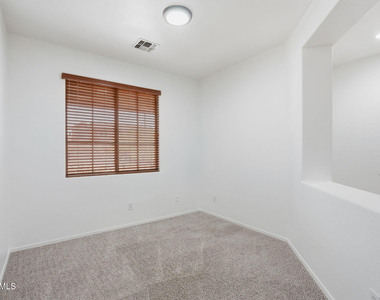 3822 W Adamanda Court - Photo Thumbnail 9