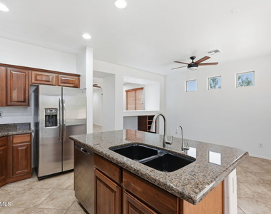 3822 W Adamanda Court - Photo Thumbnail 17