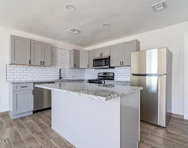 37 E El Parque Drive - Photo Thumbnail 9