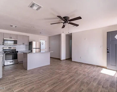 37 E El Parque Drive - Photo Thumbnail 1
