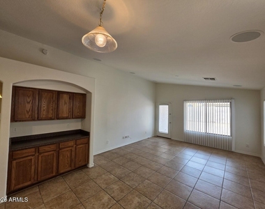 5532 W Southgate Avenue - Photo Thumbnail 5