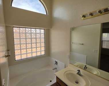 5532 W Southgate Avenue - Photo Thumbnail 19