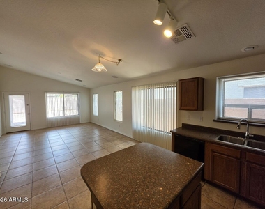 5532 W Southgate Avenue - Photo Thumbnail 3