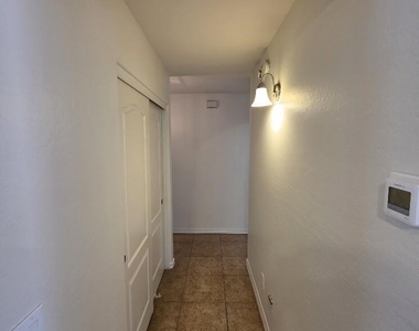 5532 W Southgate Avenue - Photo Thumbnail 8
