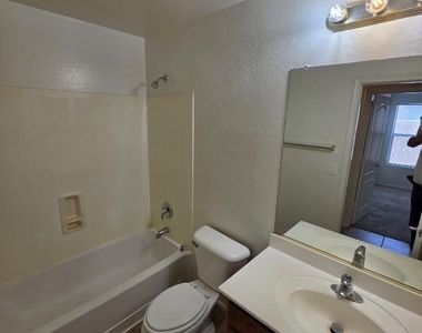 5532 W Southgate Avenue - Photo Thumbnail 11