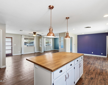 1239 W Elna Rae Street - Photo Thumbnail 15