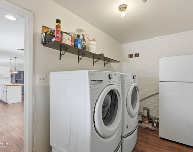 1239 W Elna Rae Street - Photo Thumbnail 30