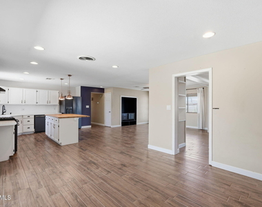 1239 W Elna Rae Street - Photo Thumbnail 18