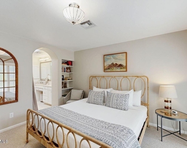 6516 N Via Divina -- - Photo Thumbnail 16
