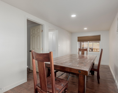 3622 W Sunland Avenue - Photo Thumbnail 10