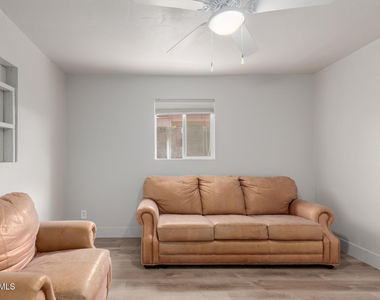 3622 W Sunland Avenue - Photo Thumbnail 5
