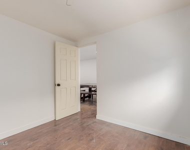 3622 W Sunland Avenue - Photo Thumbnail 19