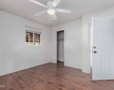 3622 W Sunland Avenue - Photo Thumbnail 15