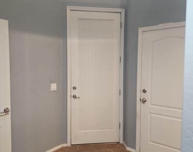 705 W Queen Creek Road - Photo Thumbnail 3
