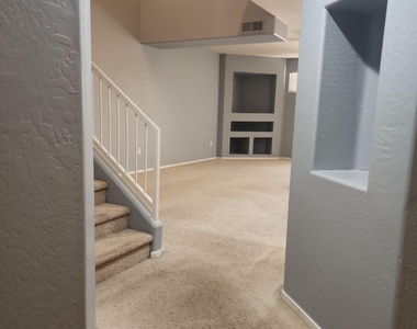 705 W Queen Creek Road - Photo Thumbnail 4