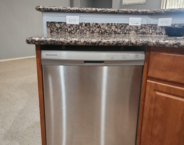 705 W Queen Creek Road - Photo Thumbnail 24