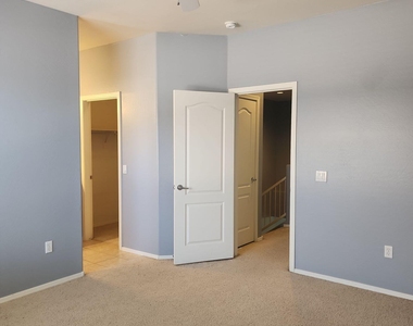 705 W Queen Creek Road - Photo Thumbnail 9