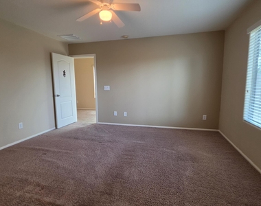 40458 W Hayden Drive - Photo Thumbnail 11