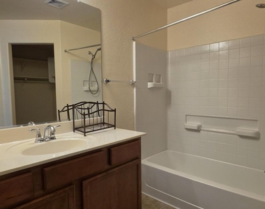 40458 W Hayden Drive - Photo Thumbnail 12