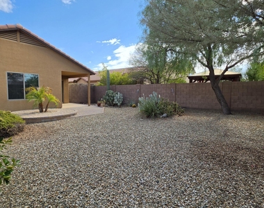 40458 W Hayden Drive - Photo Thumbnail 18