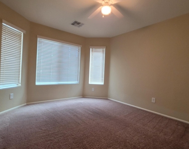 40458 W Hayden Drive - Photo Thumbnail 6