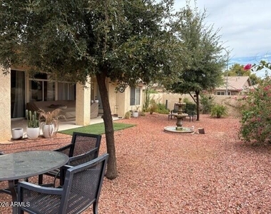 8741 W Wescott Drive - Photo Thumbnail 4