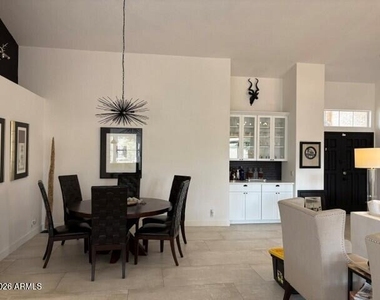 8741 W Wescott Drive - Photo Thumbnail 11