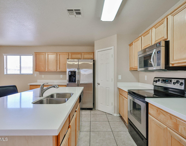16176 W Statler Street - Photo Thumbnail 9