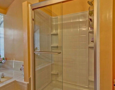 1132 E Linda Lane - Photo Thumbnail 12
