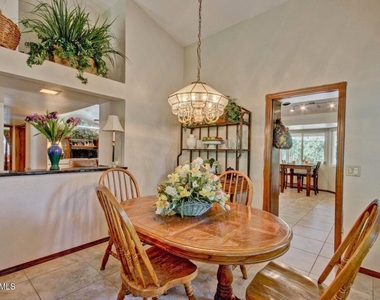 1132 E Linda Lane - Photo Thumbnail 2