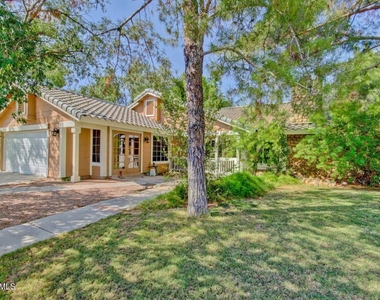 1132 E Linda Lane - Photo Thumbnail 14