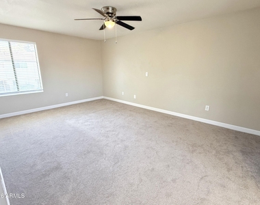 1529 E Edgewater Drive - Photo Thumbnail 8
