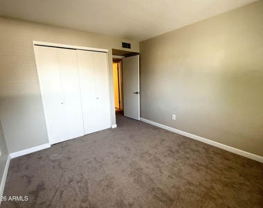 1529 E Edgewater Drive - Photo Thumbnail 14