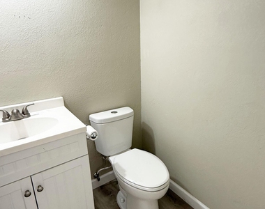 1529 E Edgewater Drive - Photo Thumbnail 25