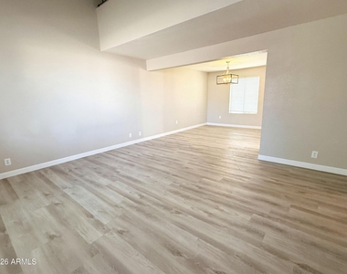 1529 E Edgewater Drive - Photo Thumbnail 1