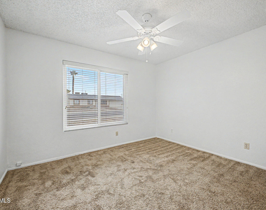932 W Libra Drive - Photo Thumbnail 27