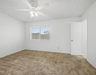 932 W Libra Drive - Photo Thumbnail 21