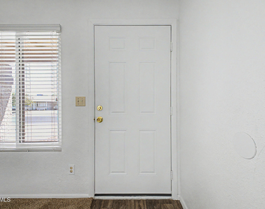 932 W Libra Drive - Photo Thumbnail 5