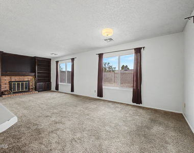 932 W Libra Drive - Photo Thumbnail 9