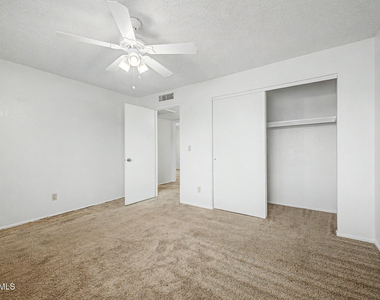 932 W Libra Drive - Photo Thumbnail 23
