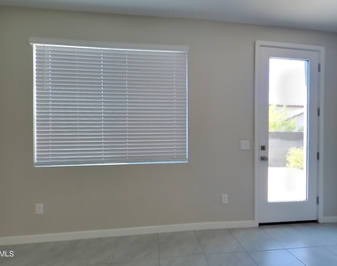 4539 E Grandview Street - Photo Thumbnail 2